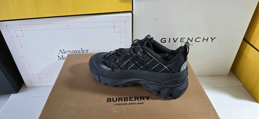 Women's BURBERRY Patent Arthur Nr 36 NOI in CUTIE