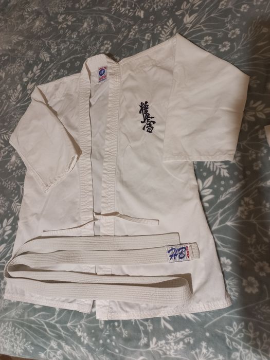 Продам кимано. В отличном состоянии.