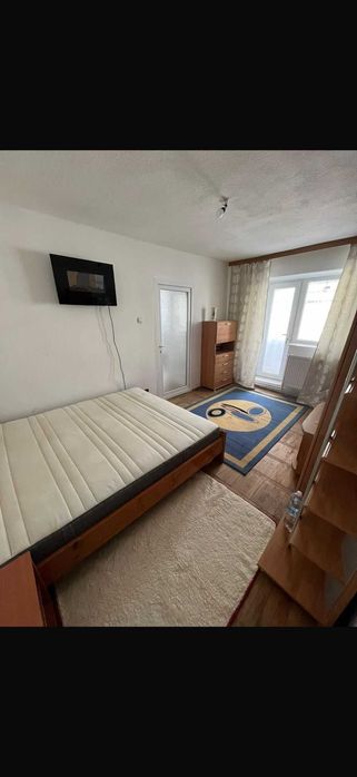 Inchiriez apartament 3 camere M6