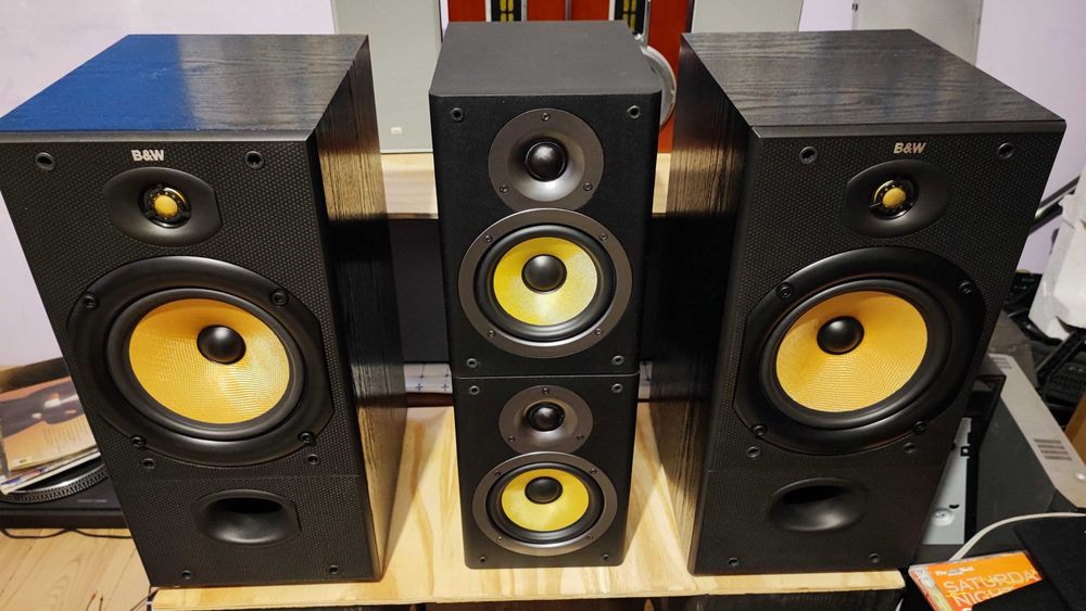 Boxe Bowers & Wilkins DM602 seria unu