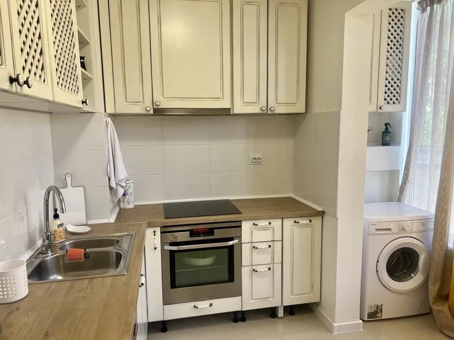 Дава се под наем Тристаен апартамент в Варна, Левски - 70 кв.м за 665 € - Снимка #4