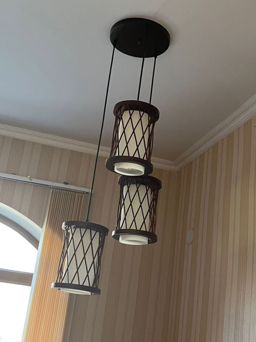 Люстра в хорошем состоянии