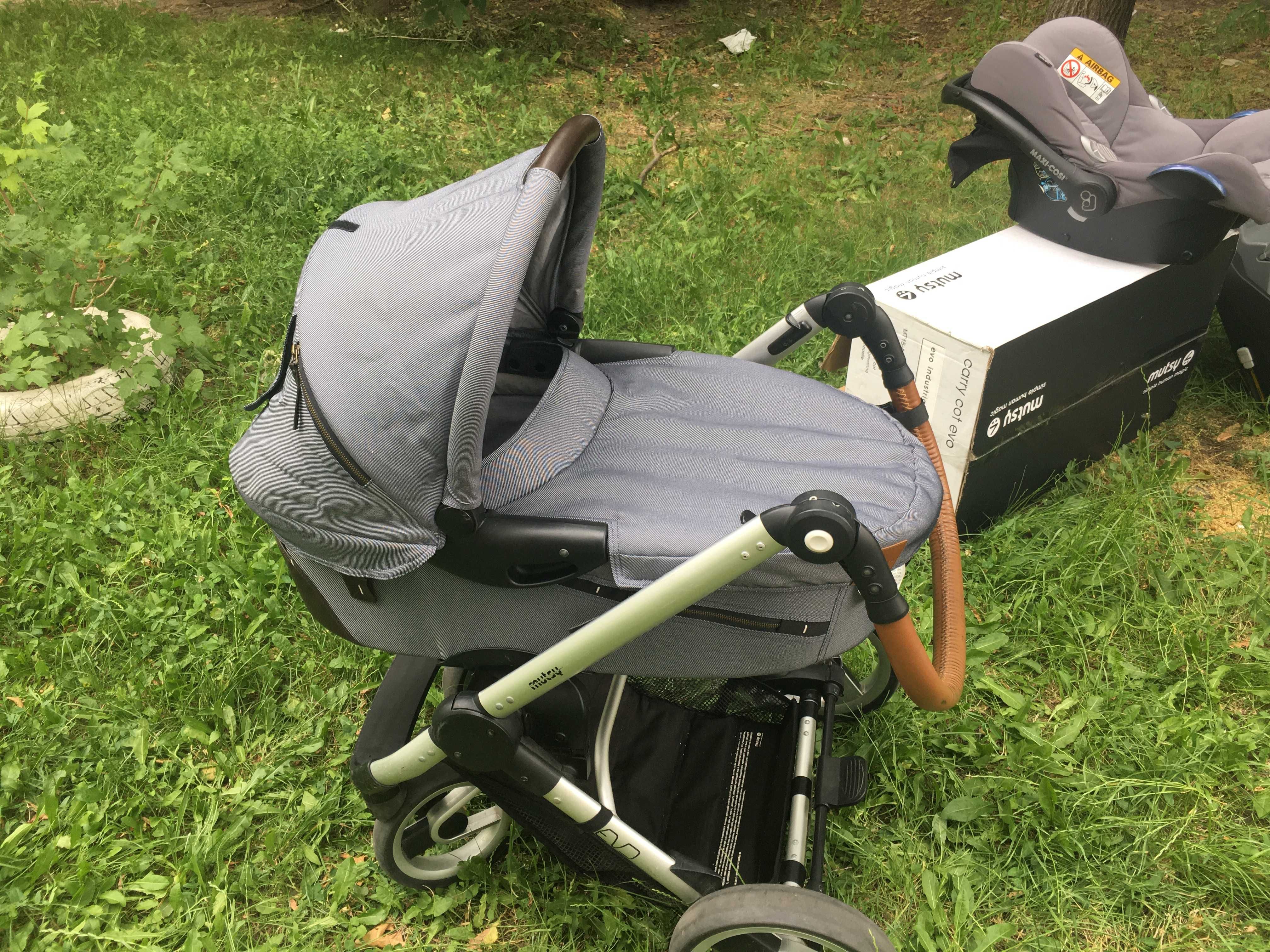 Бебешка количка 3 в 1 Mutsy Evo Industrial & Maxi Cosi Isofix
