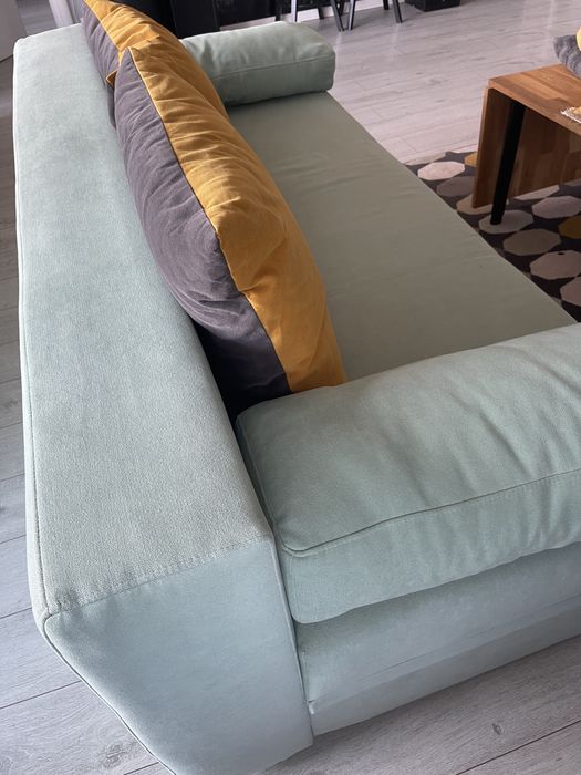 Canapea extensibila cu lada de depozitare