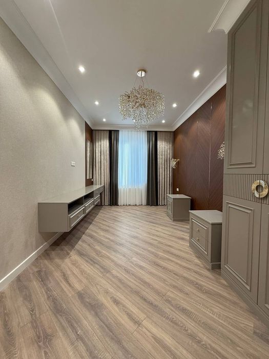 Продам квартиру Ц1 жк Infinity 4/4/14 105m2