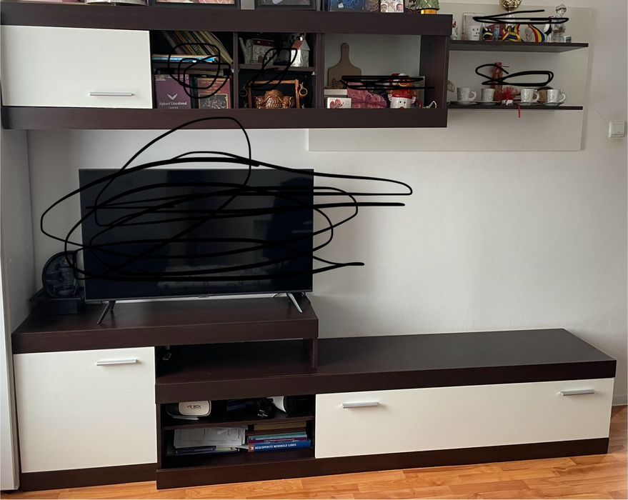 Vand mobila living