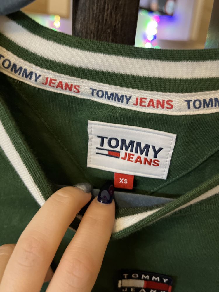 Тениски на Tommy Hilfiger