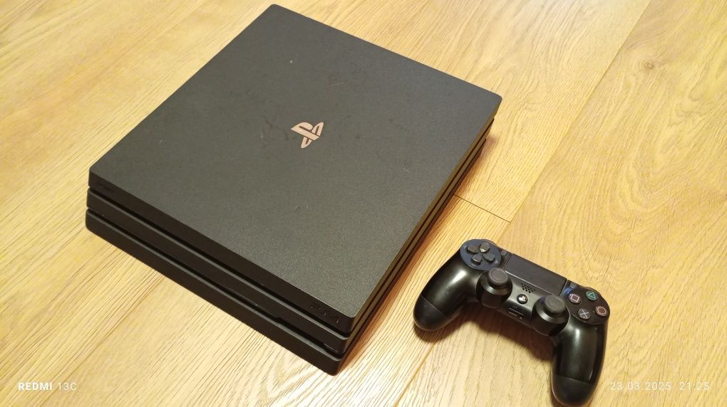 Продавам PS4 1ТB