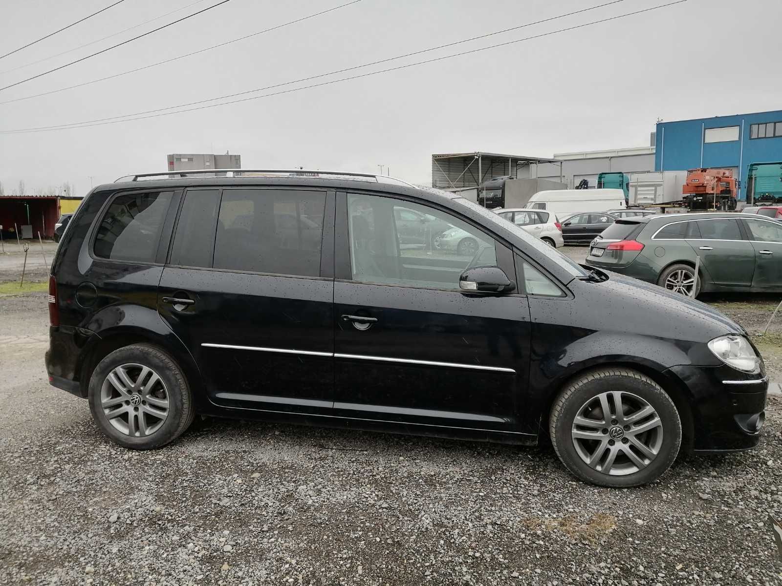 Лек автомобил VW Touran