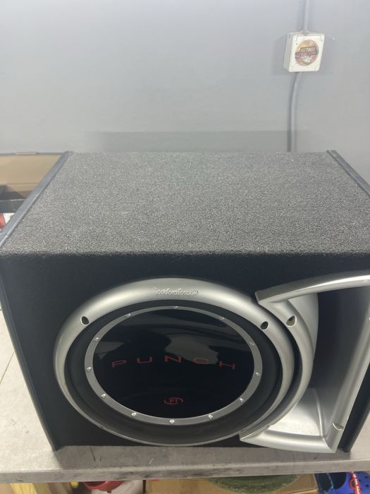 Vand subwoofer auto