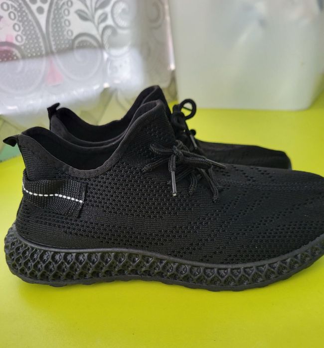 Новые Кроссовки 40-41