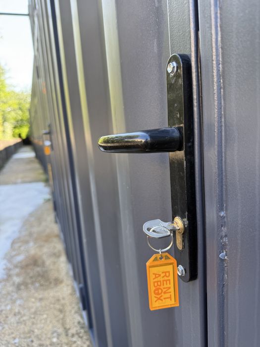 Boxa / spatiu pentru depozitare de inchiriat