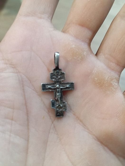 Продам крестик серебряный