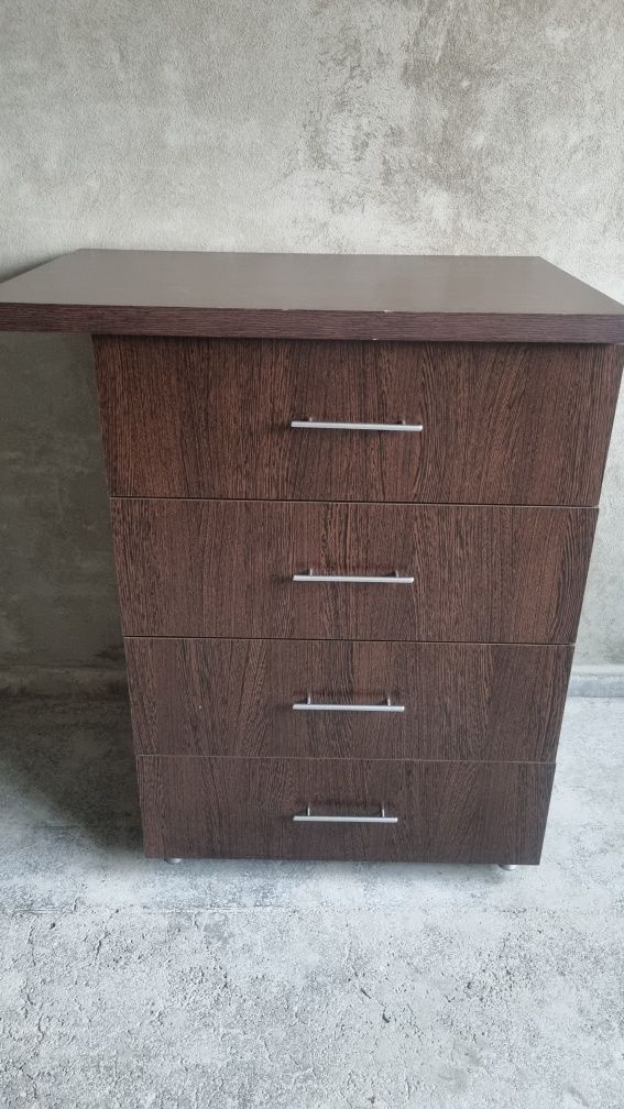 Mobilier dormitor.Se vând și separat.Stare perfecta.Culoare wenghe