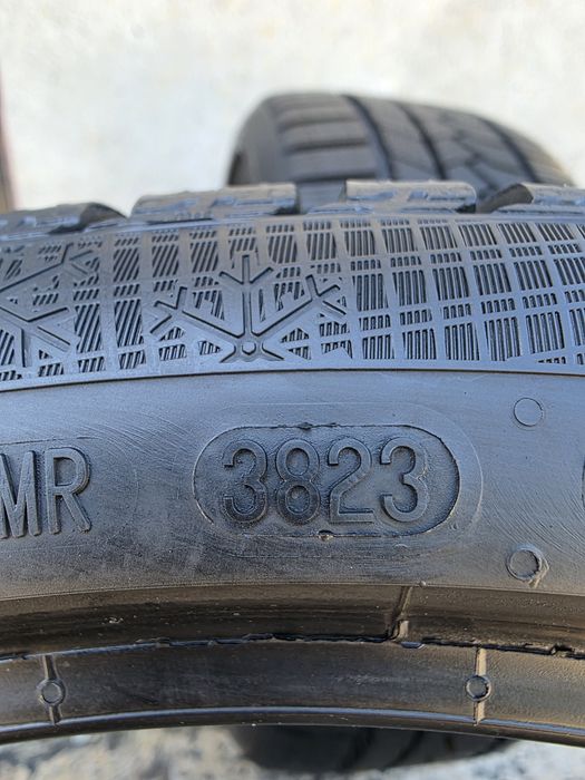 Vând două anvelope de iarna continental 245 35 20  dot 3823