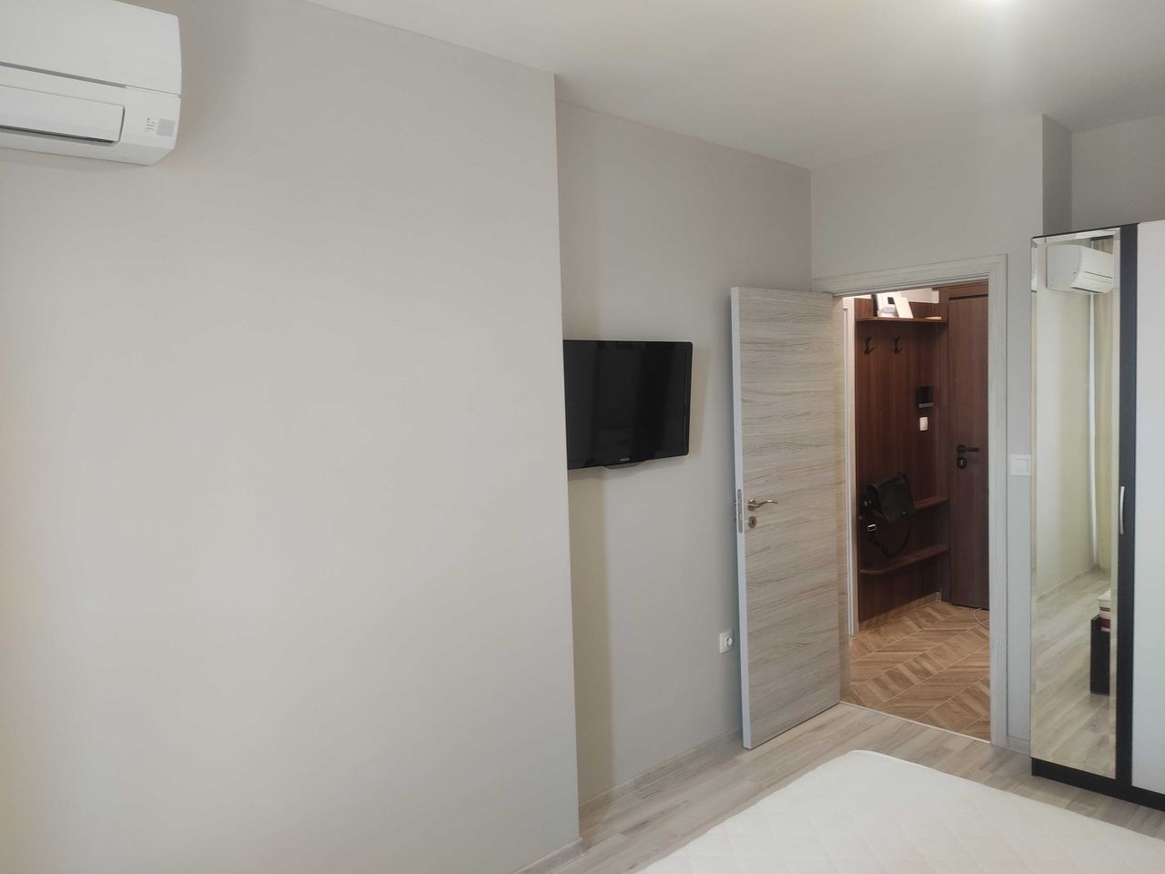 Дава се под наем Двустаен апартамент в Пловдив, Тракия - 72 кв.м за 433.5 € - Снимка #17