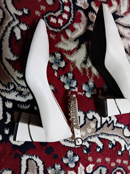 Tasmali oq tufli [firma Labutin]