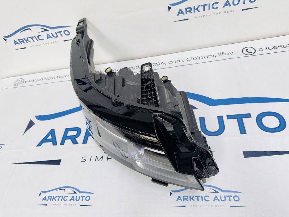 Far dreapta Full Led Matrix Range Rover Vogue  cod M8E2-13W029-HP