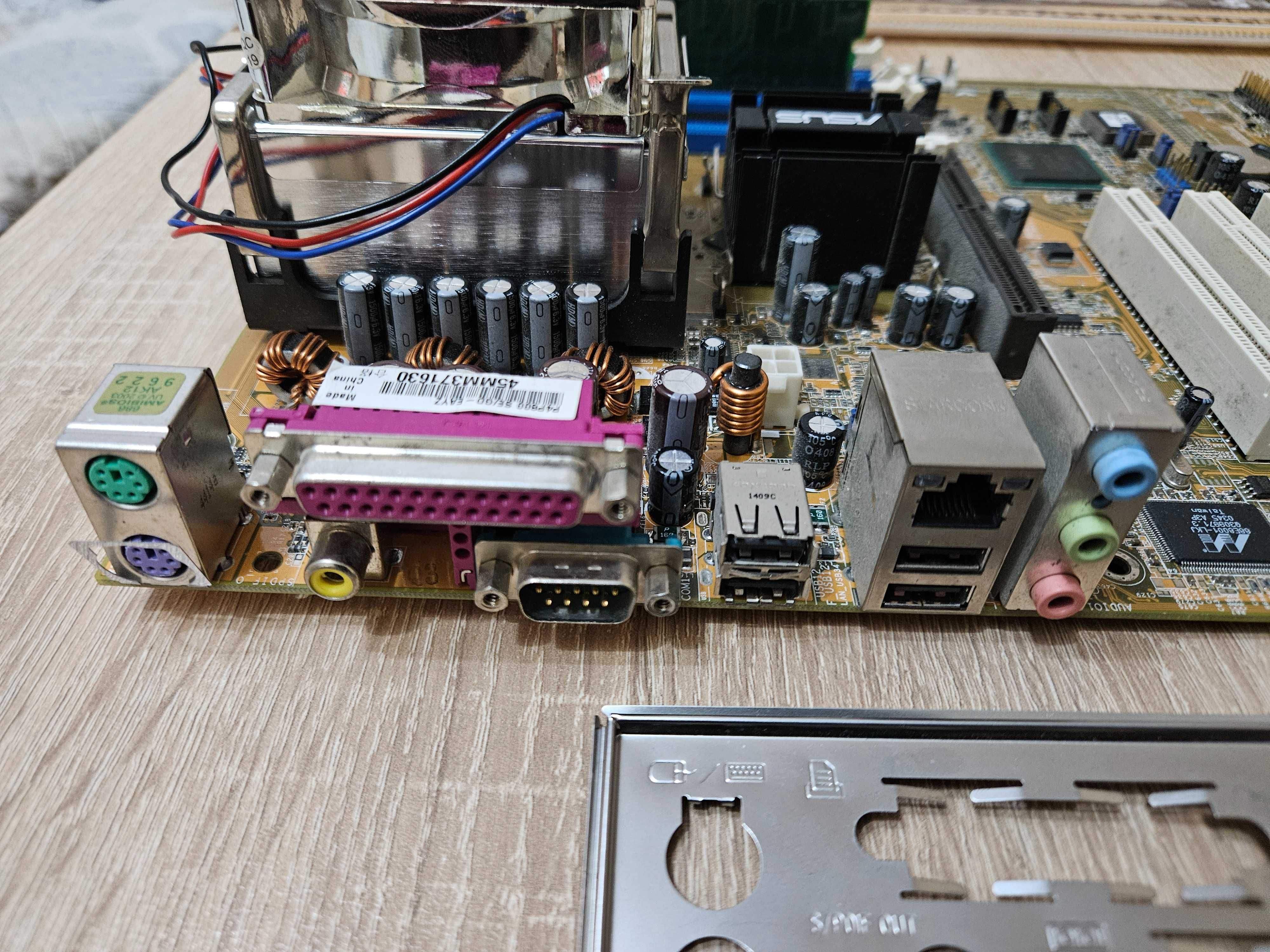 Ретро дънна платка ASUS P4P800SE Socket 478 Pentium 4 RAM задна планка