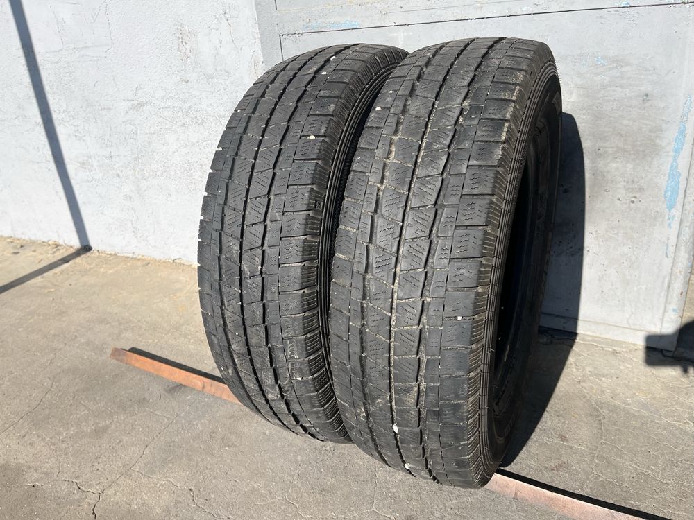 2 бр. гуми за бус 215/75/16C Falken DOT 1922 6 mm