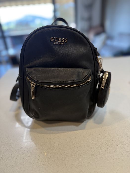 Черна раница Guess ОРИГИНАЛНА