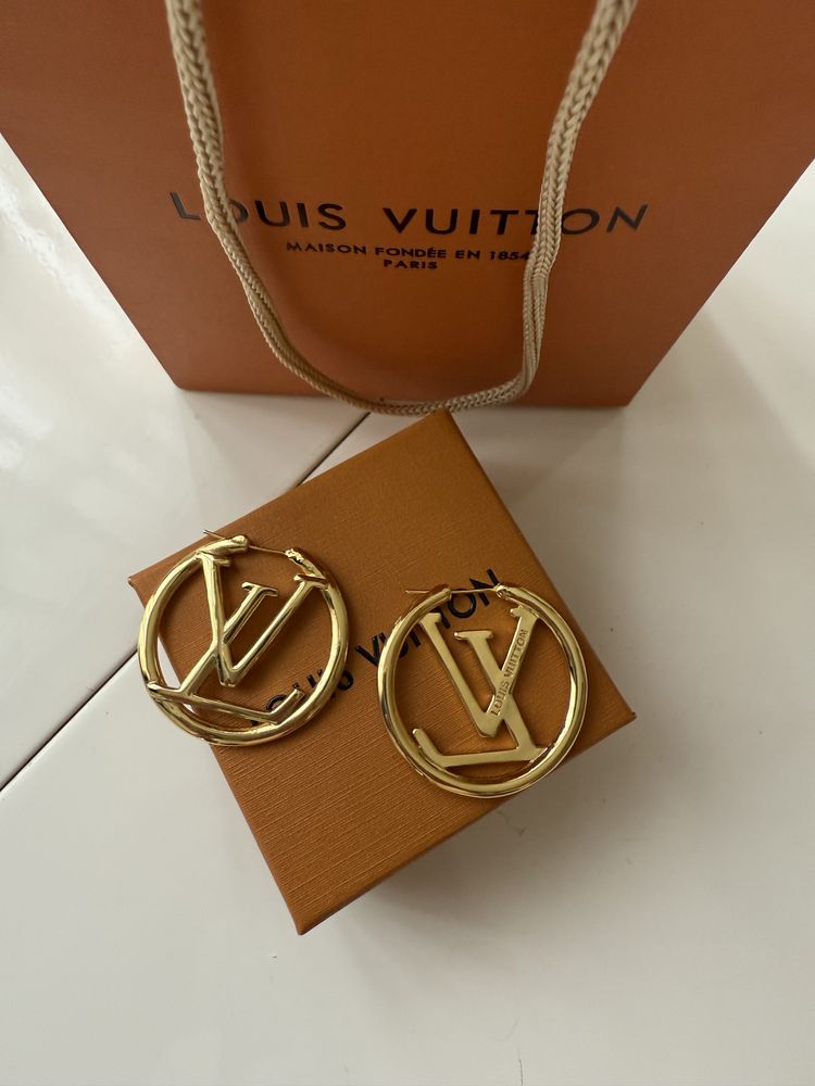 Маркова бижута louis vuitton ,van cleef