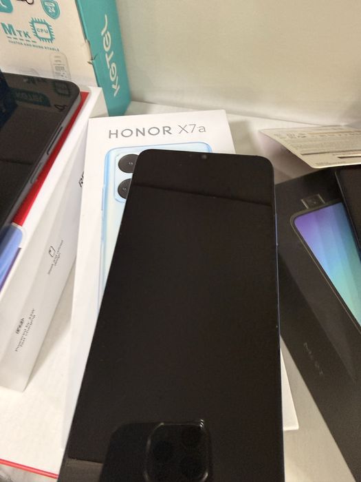 Телефонла сотилади.  Хаммаси б/у.