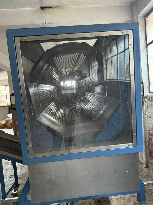 Поточна линия за преработка на билки и подправки.