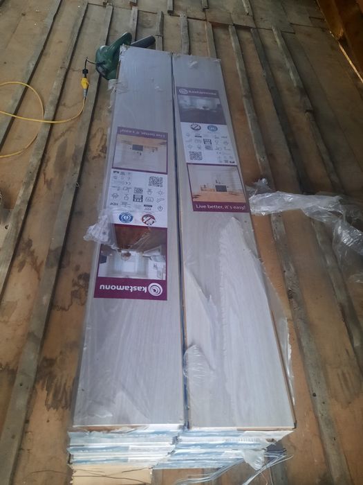 Se vinde parchet nou