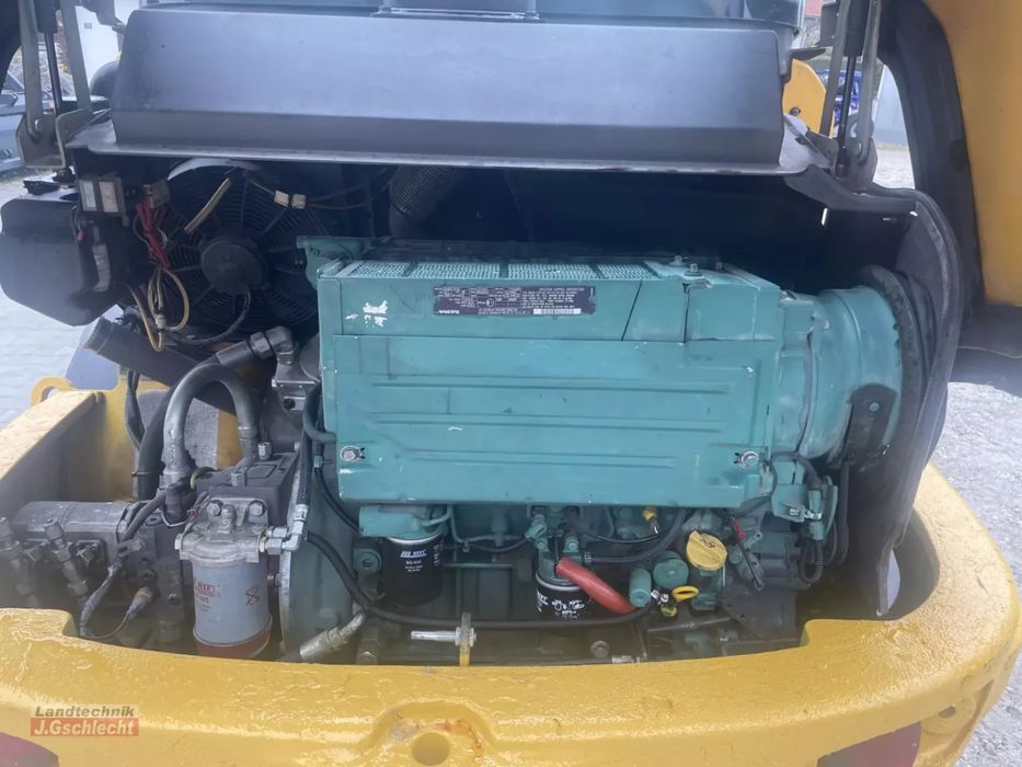 Volvo L25F – Încărcător frontal compact / 2012 / 59 CP