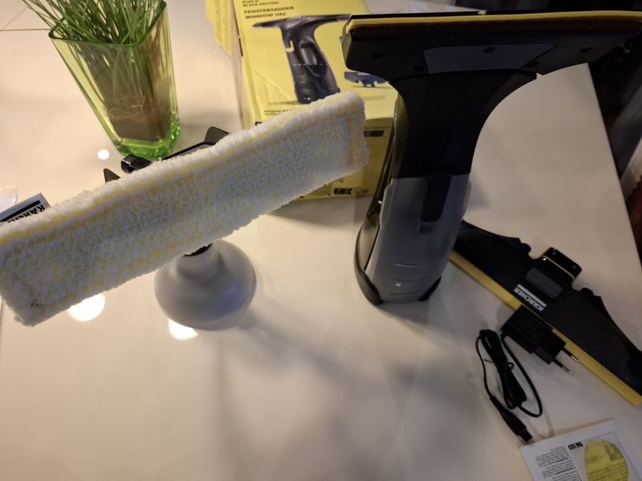Aspirator ,curățitor geamuri Karcher .WV 5 Plus N