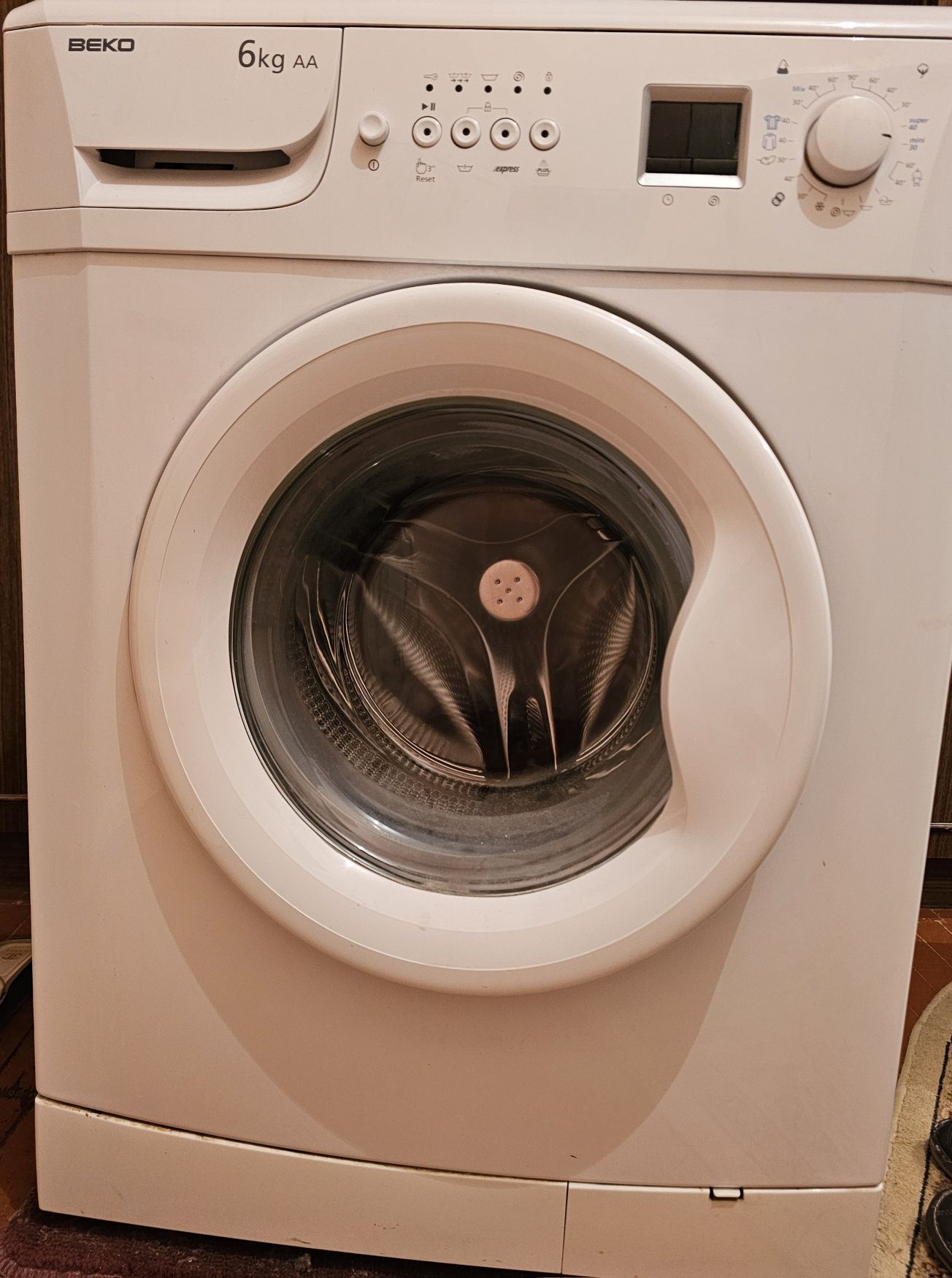 Продам стиральную машинку Beko