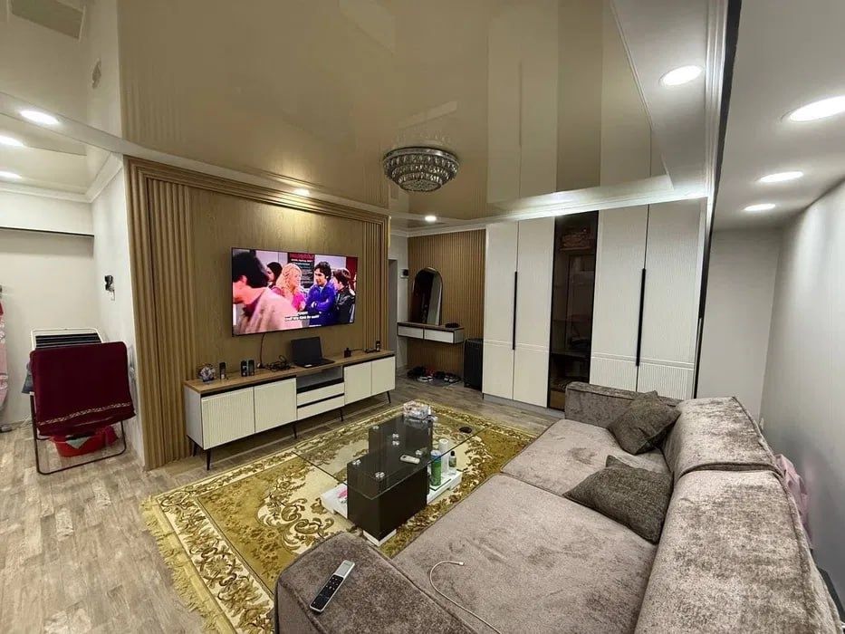 Срочно Продаётся Квартира 1в/2/4 Юнусабад Ц-6 ресторан На Небе