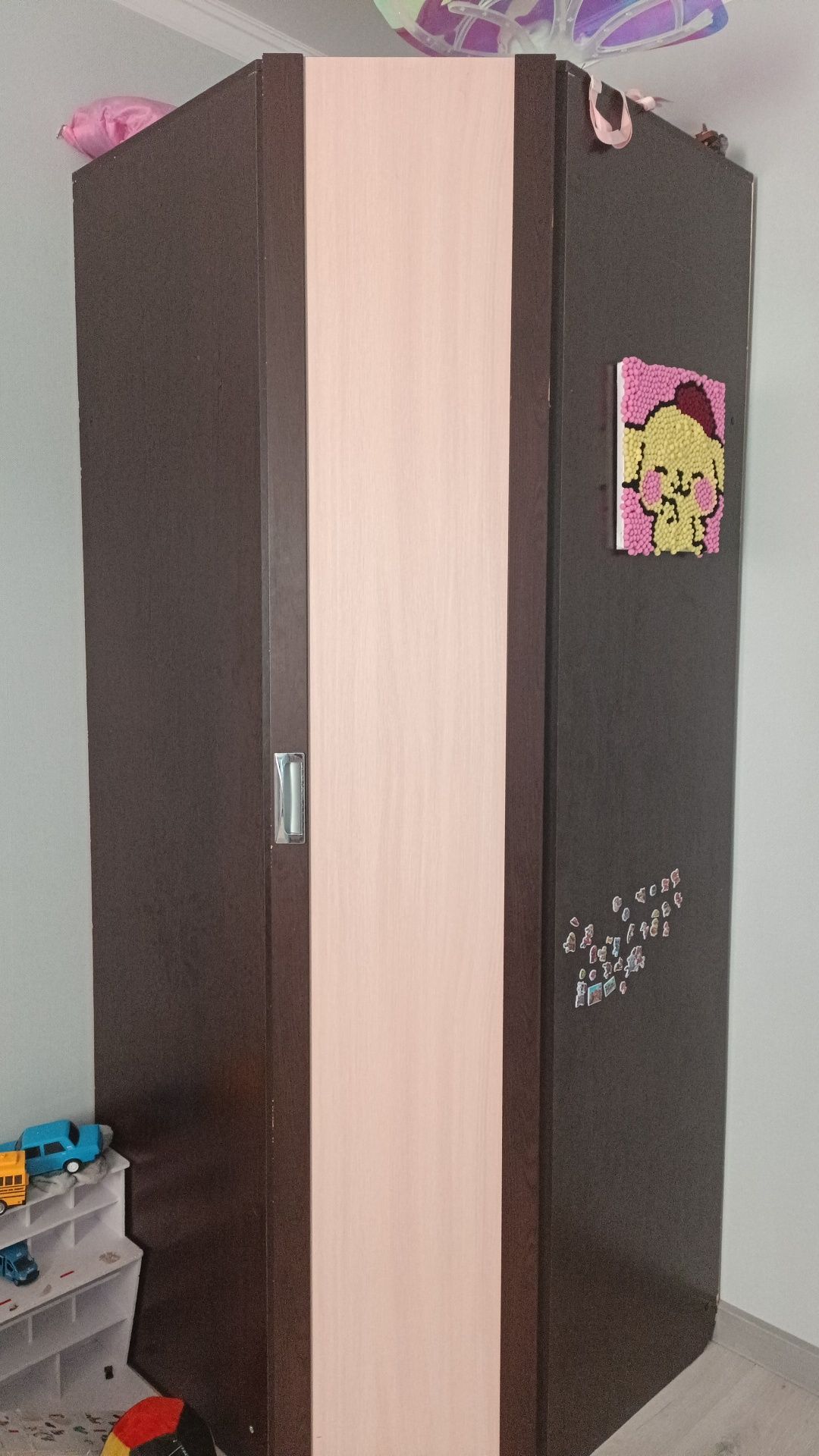 Продам шкаф угловой
