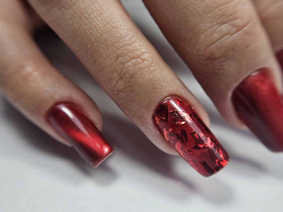 Unghii cu gel și semi