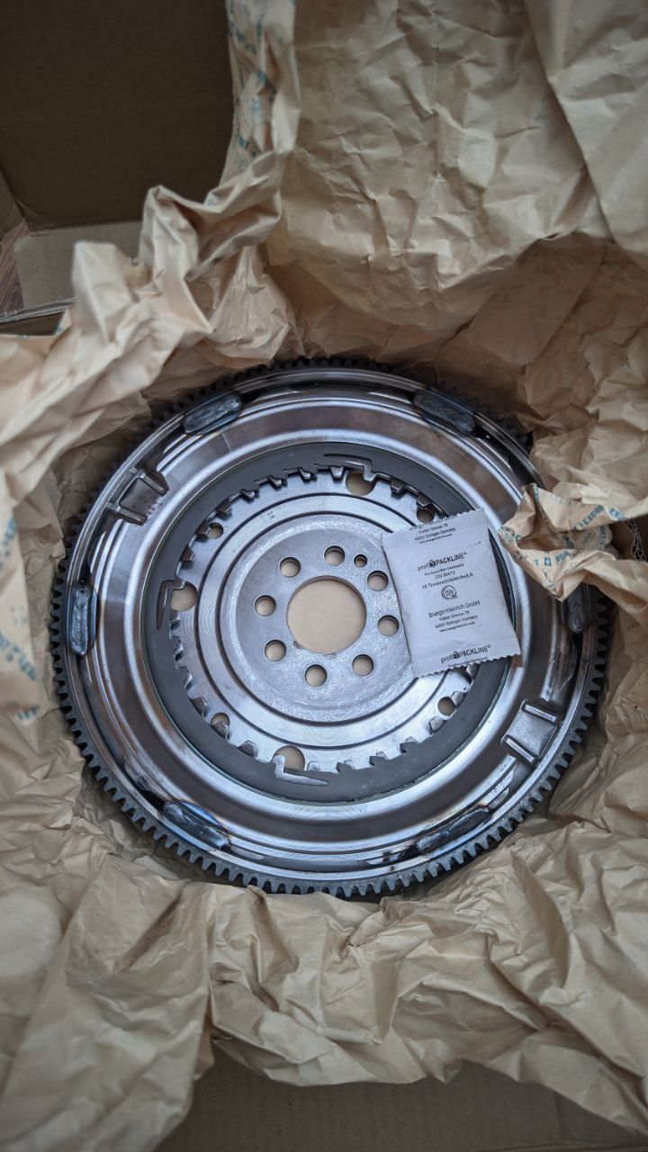 Продам двухмассовый маховик LUK для DSG7 DQ200 (ДСГ ДСГ7)