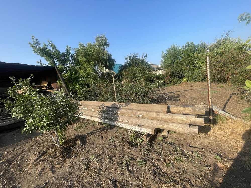Продам бревна 8штук