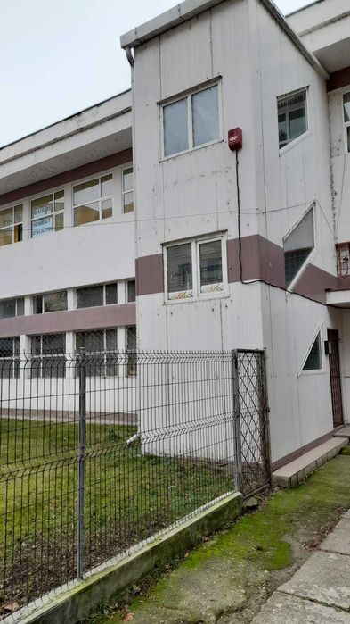 Ofer spre inchiriere Spatiu Comercial