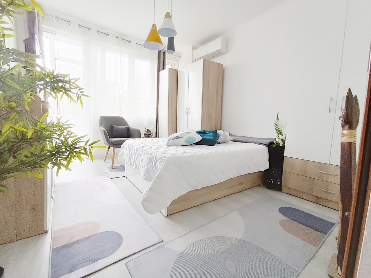 Продава се Тристаен апартамент в Варна, Базар Левски - 82 кв.м за 3281 €/кв.м - Снимка #9