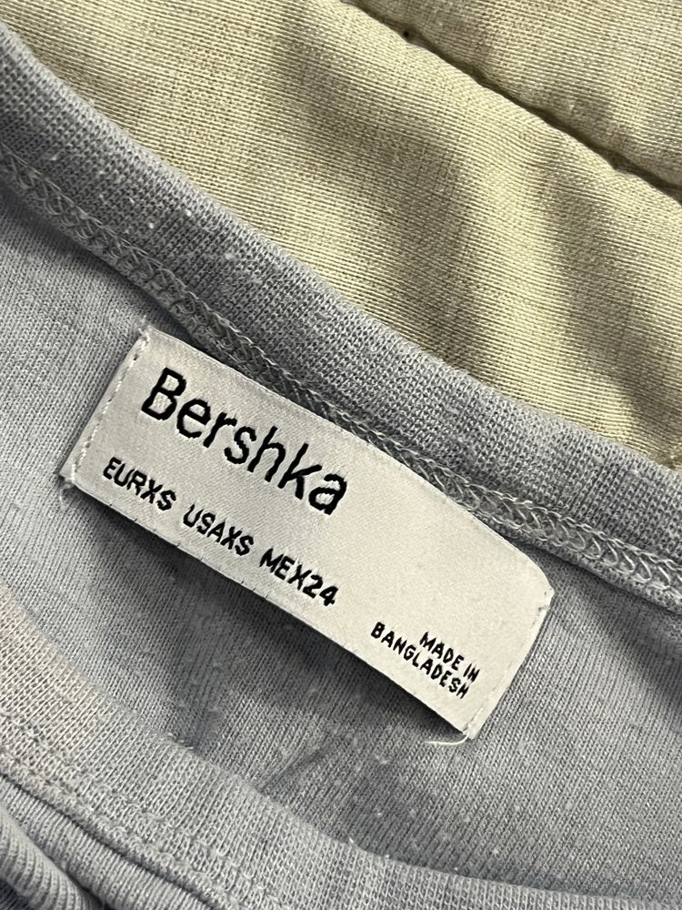 Светло синя къса тениска от Bershka