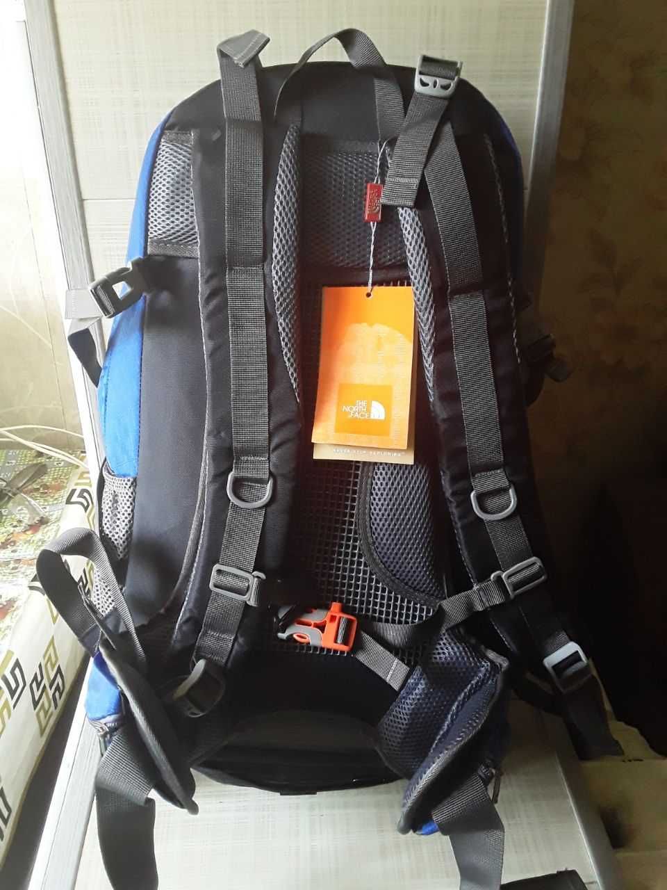 Продаю  новый рюкзак THE NORTH FACE 50 L звоните смело