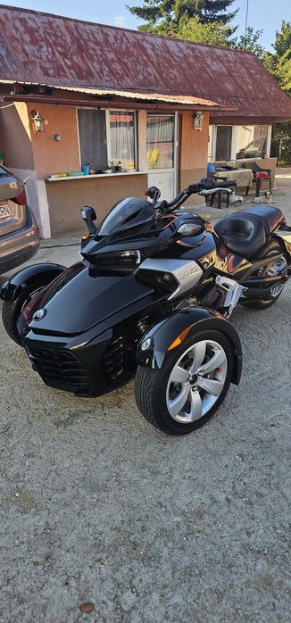 Vând spyder can-am F3