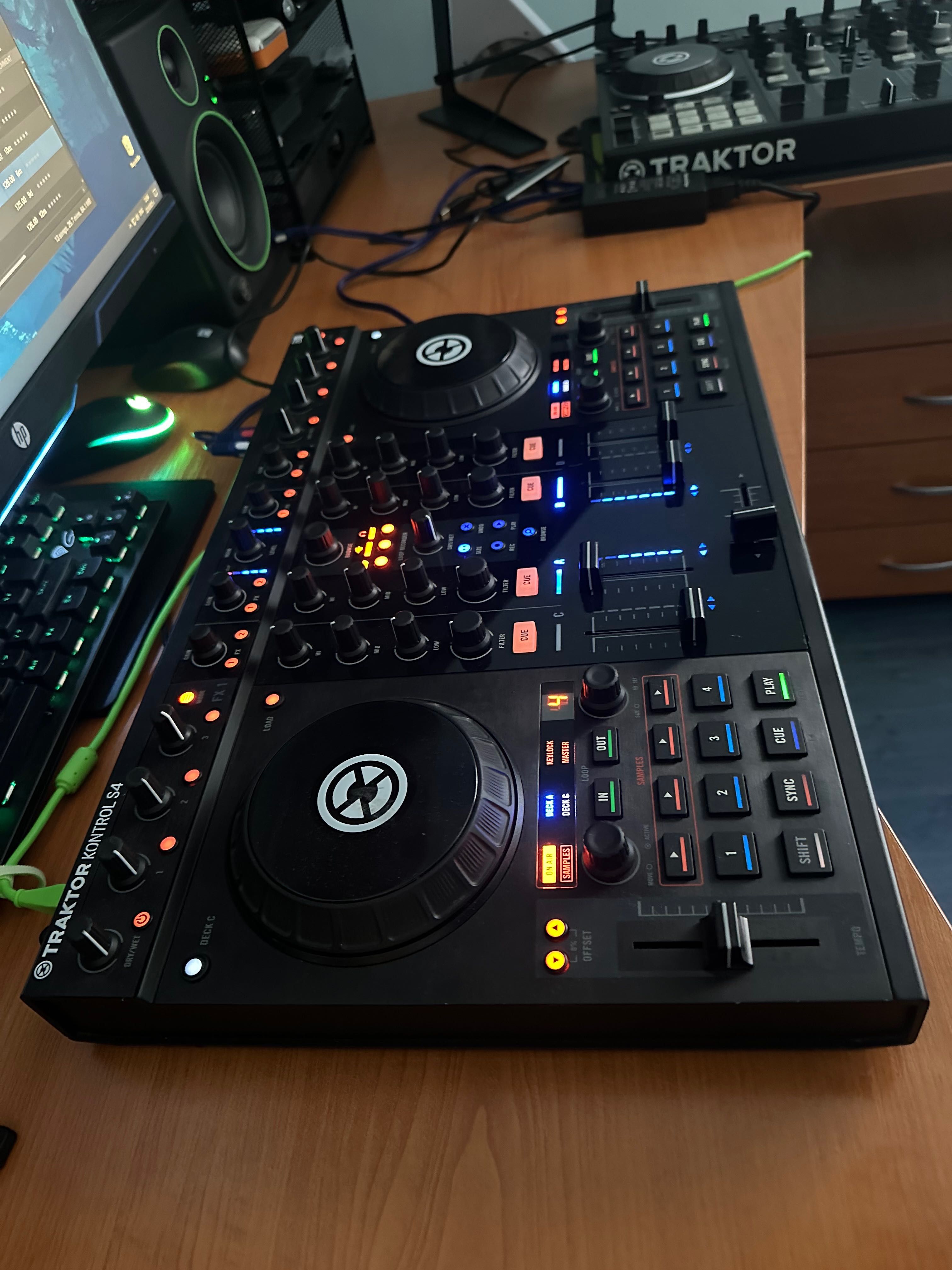 NI Traktor s4 mk1