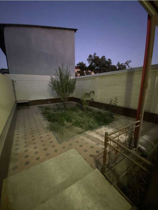 2 каватли 5 хонали+ подвал 1,7 сотокдан иборат булган ховли сотилмокда