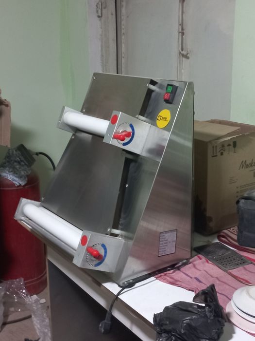 Тесто ёйиш аппарати (пицца ёки нон учун автомат валик машина)