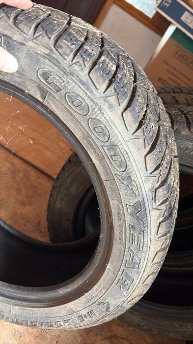 Продам зимние шины