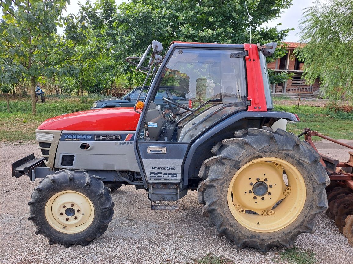 Продавам трактор Yanmar Af 30