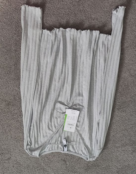 Vând Bluze dama gri.