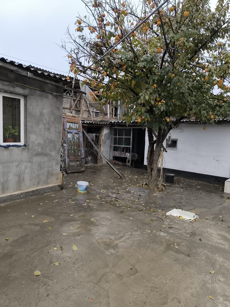 Продаю дом срочно .уй сотилади