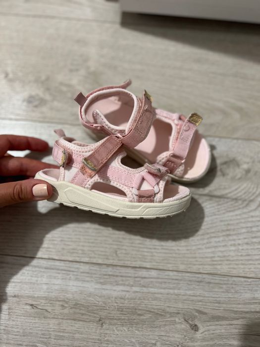 Săndăluțe mărime 23